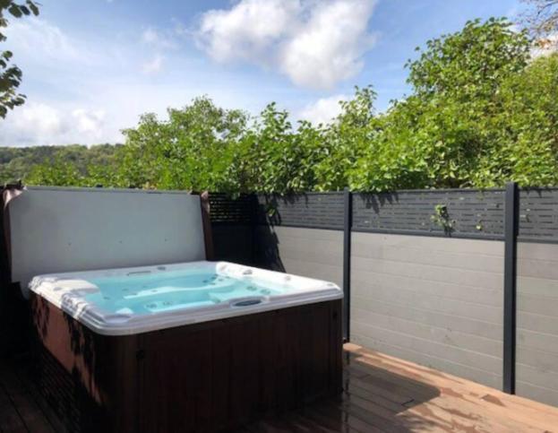Chambre Avec Acces Jacuzzi プロンビエール＝レ＝ディジョン エクステリア 写真